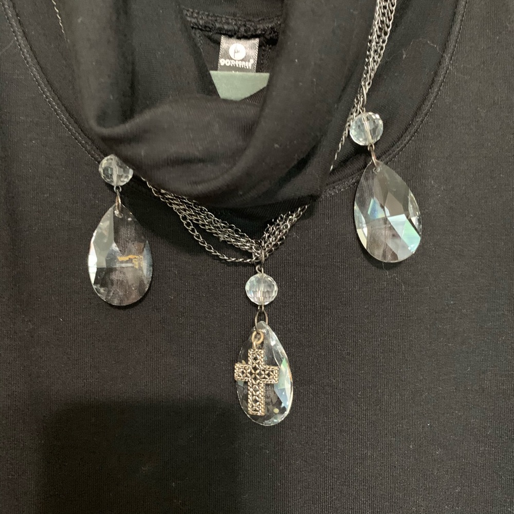 Necklace - Picture 2 of 3